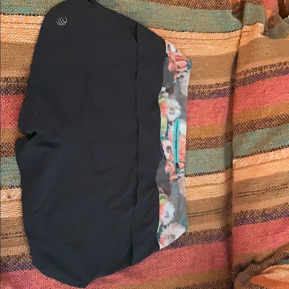 MPG shorts. Size M - Picture 4 of 5